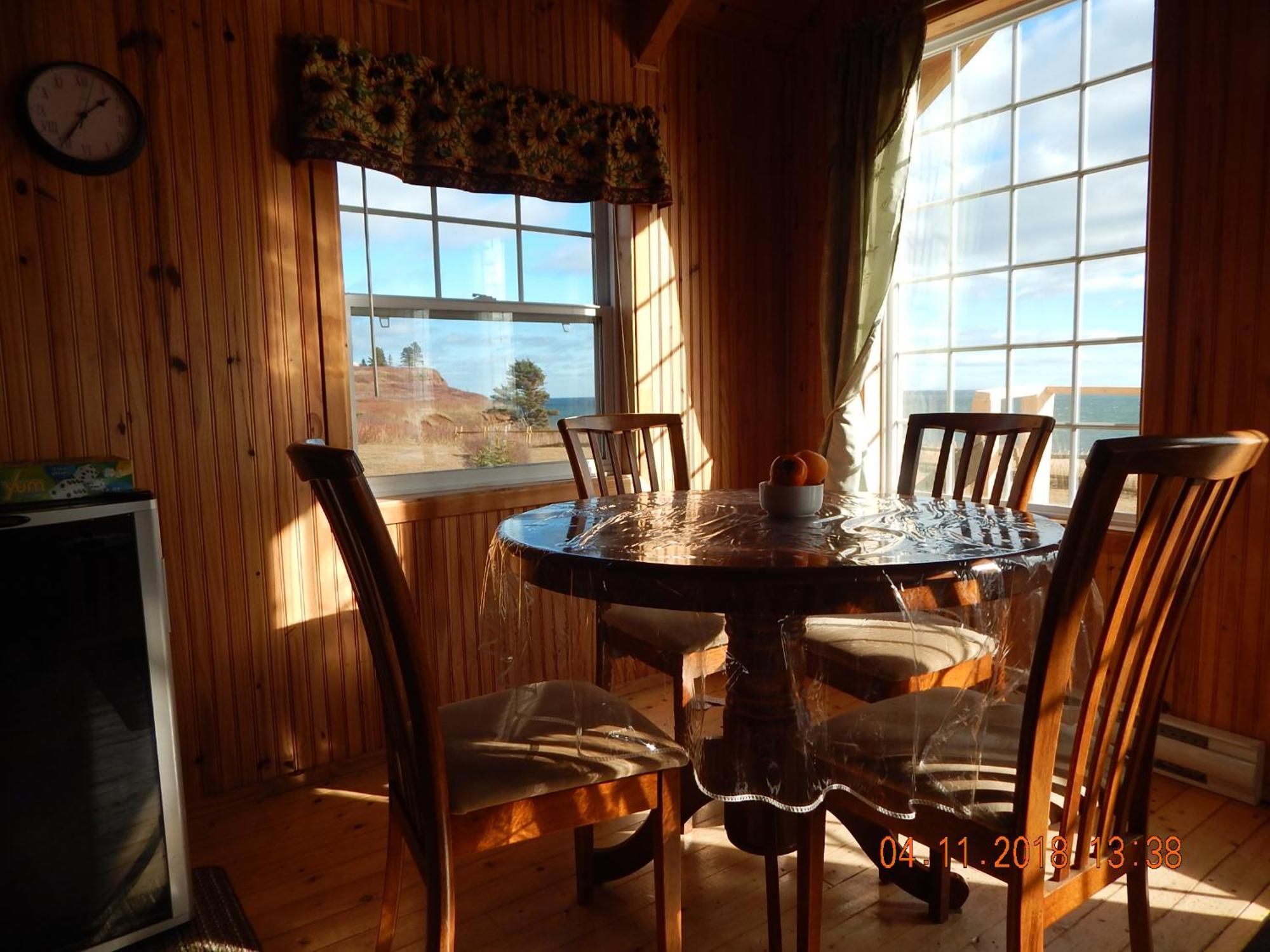 Les Chalets Brise-De-Mer Sainte-Therese-de-Gaspe Bagian luar foto