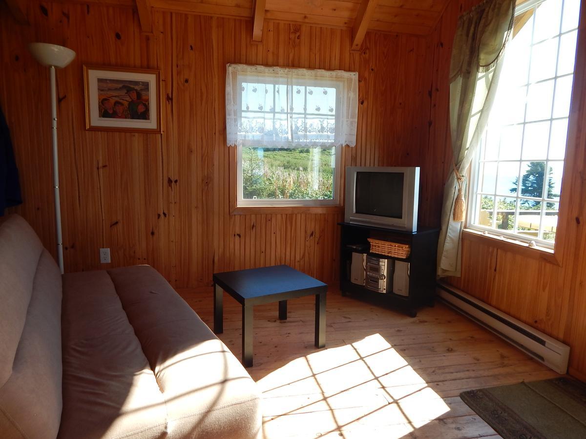 Les Chalets Brise-De-Mer Sainte-Therese-de-Gaspe Bagian luar foto